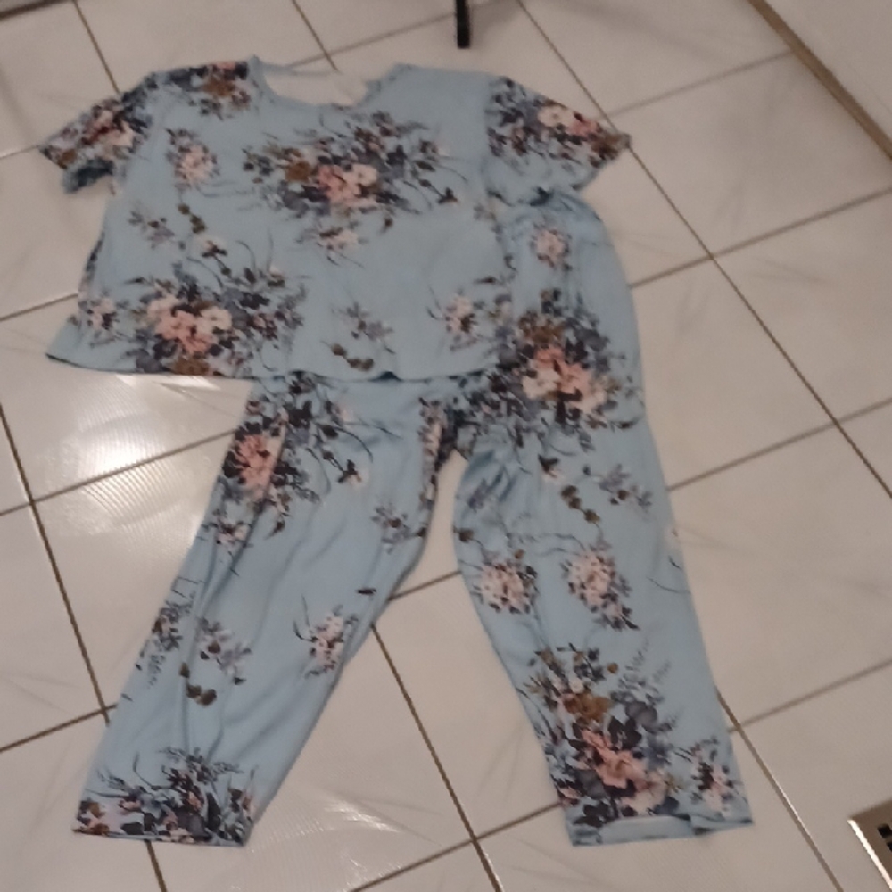 4/$40 Light Blue Floral Pajama Set - Size 2XL (US16)
